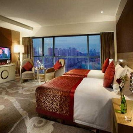 Отель Regal Master Чэнду Экстерьер фото
